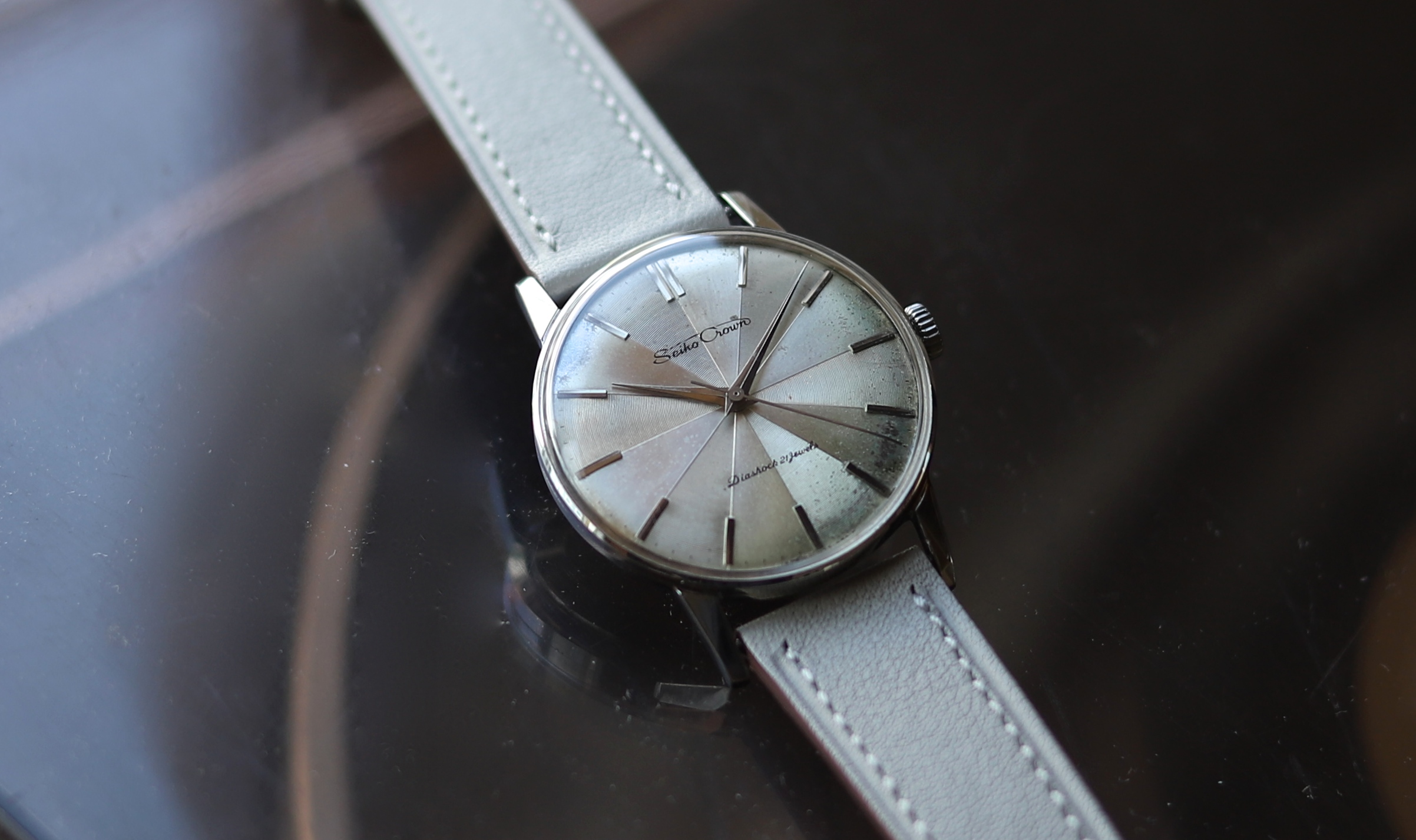 CROWN chrnometer 珍しい時計　w-140 CROWN chrnometer 珍しい時計 w-140